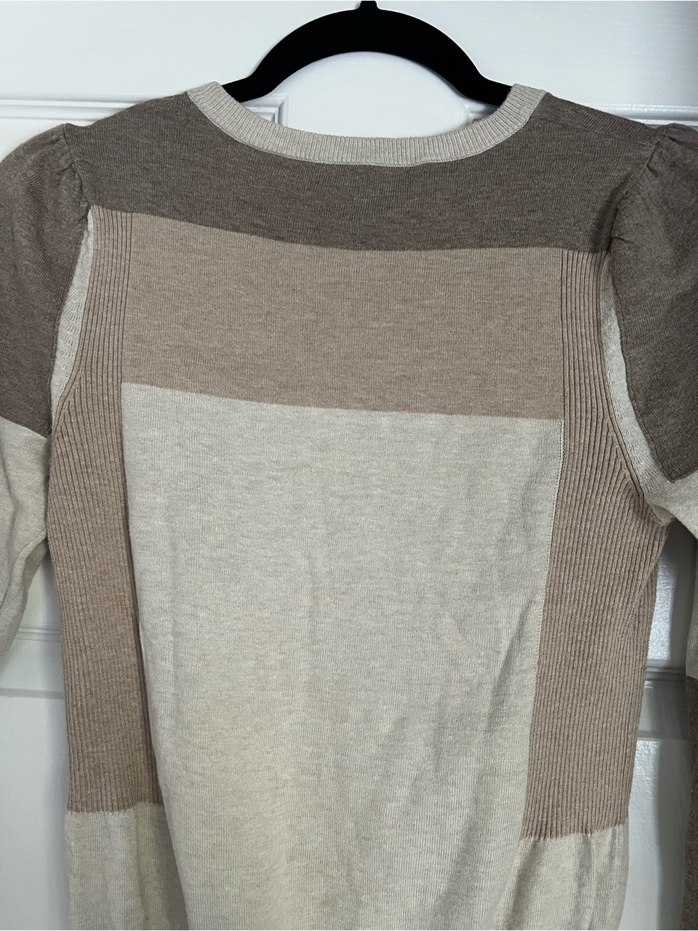 Marc By Marc Jacobs Beige and Cream Ribbed-Neck Colorblock Sweater S - Picture 4 of 8